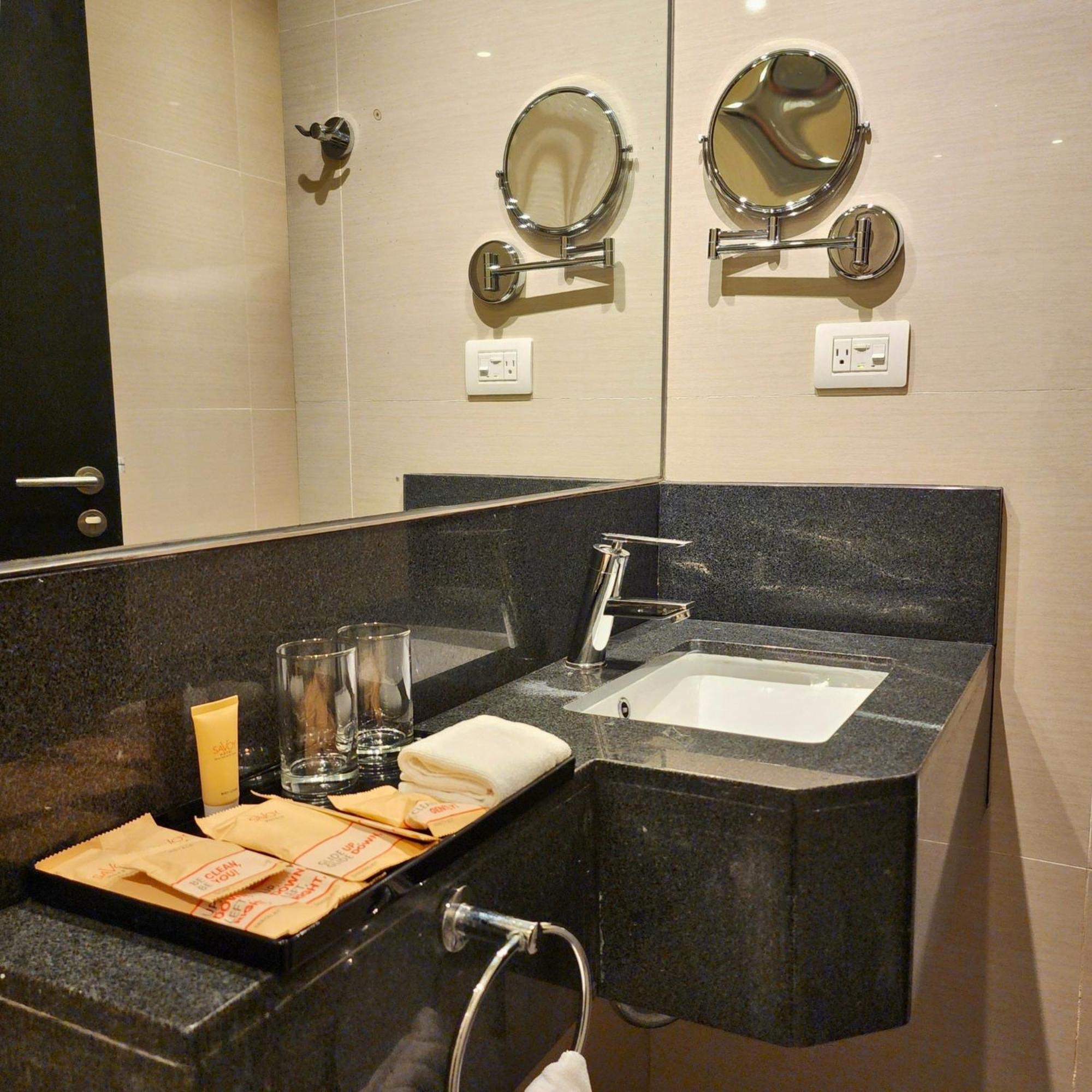 Savoy Hotel Mactan Lapu-Lapu City Zimmer foto